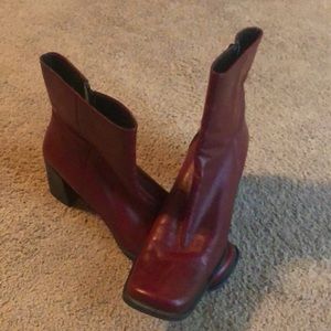 Retro red boots 9 1/2 M